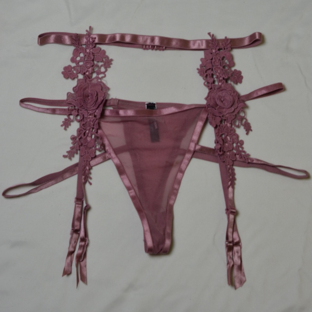 Pink Lace Garter Set - Picture 2 of 16